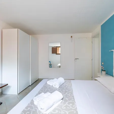10' From The Sea, With Garden, Wifi & Ac 아파트 *