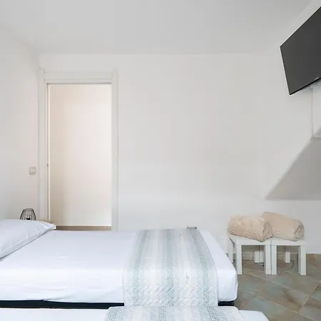 10' From The Sea, With Garden, Wifi & Ac