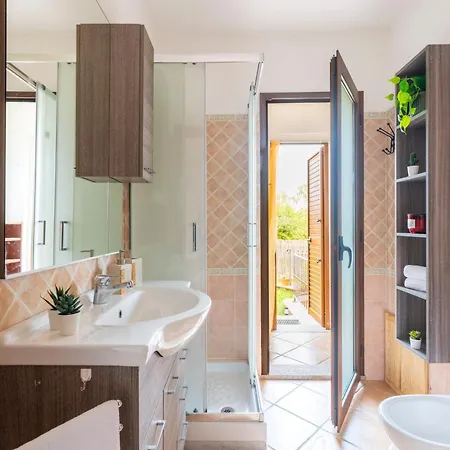 아파트 10' From The Sea, With Garden, Wifi & Ac *