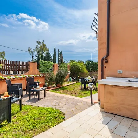 10' From The Sea, With Garden, Wifi & Ac Apartment *