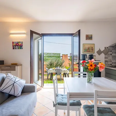 10' From The Sea, With Garden, Wifi & Ac *