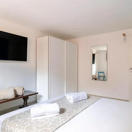 10' From The Sea, With Garden, Wifi & Ac شقة *
